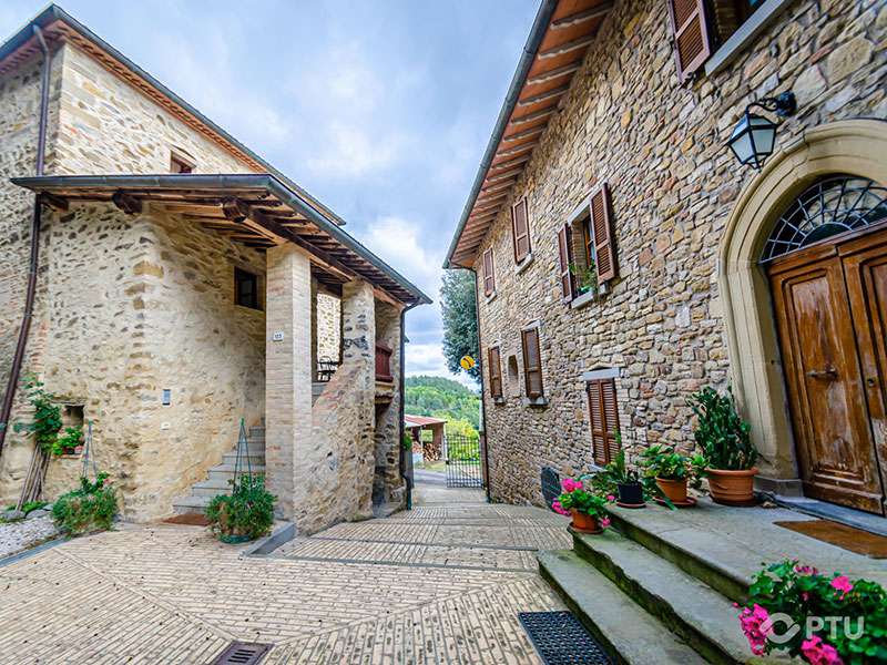 La Fattoria Farmhouse to Rent in Umbria, Italy