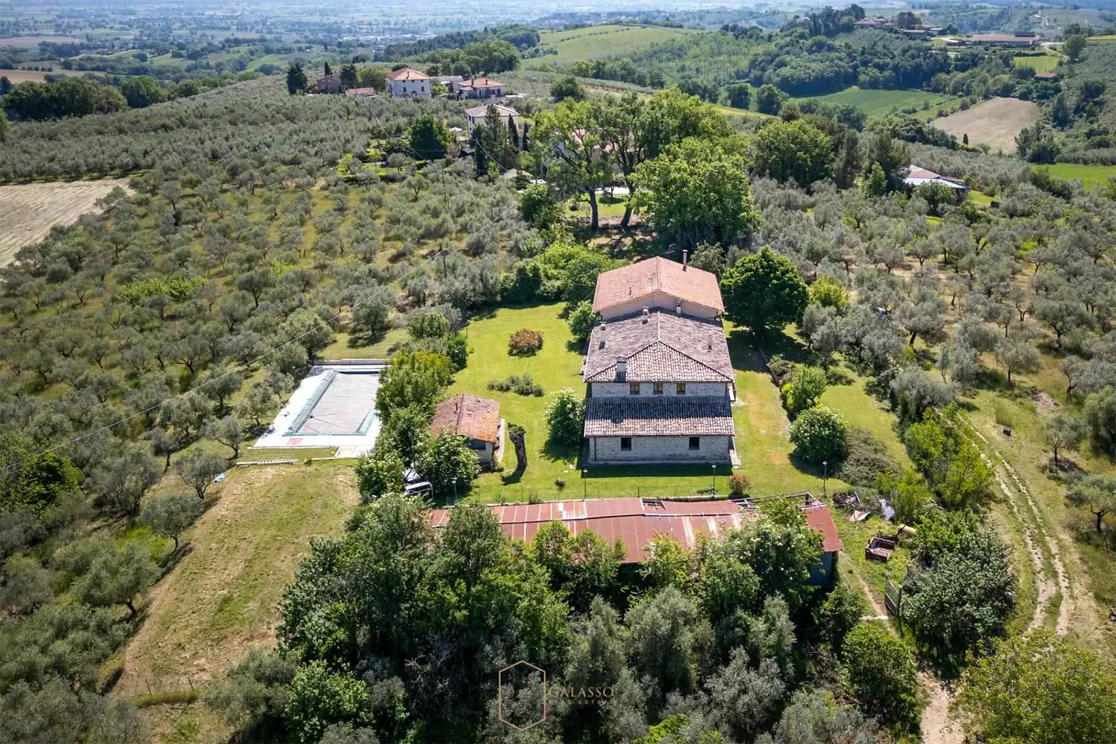 Casale con attività ricettiva in vendita in Umbria