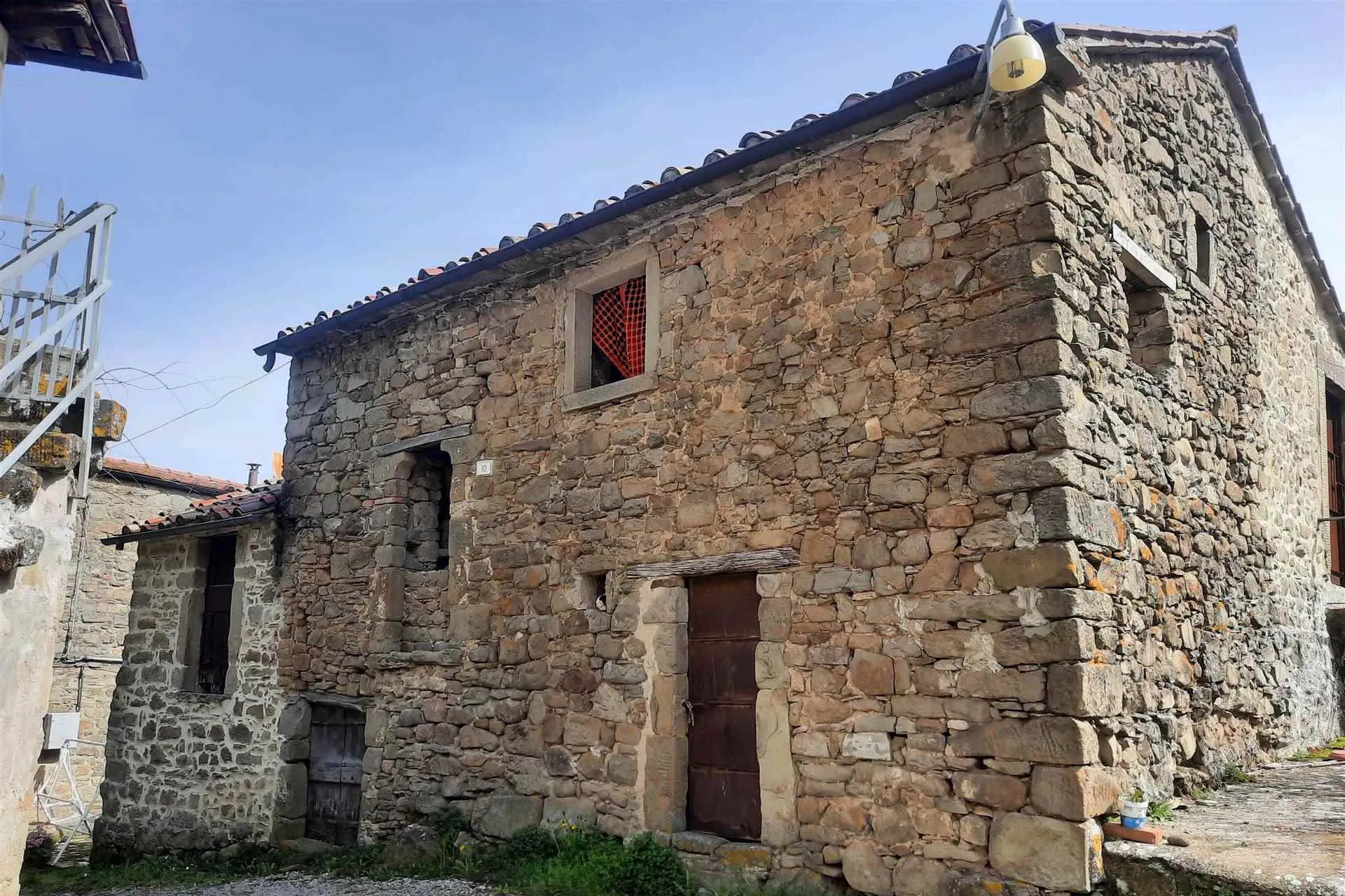 Casa storica in borgo medievale (Cortona)