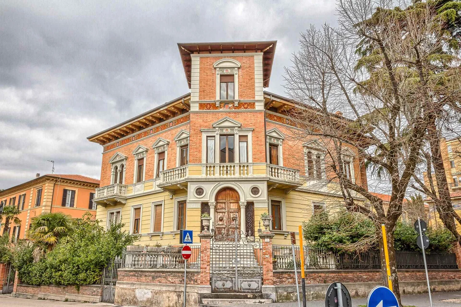 Porzione di villino liberty in vendita Foligno