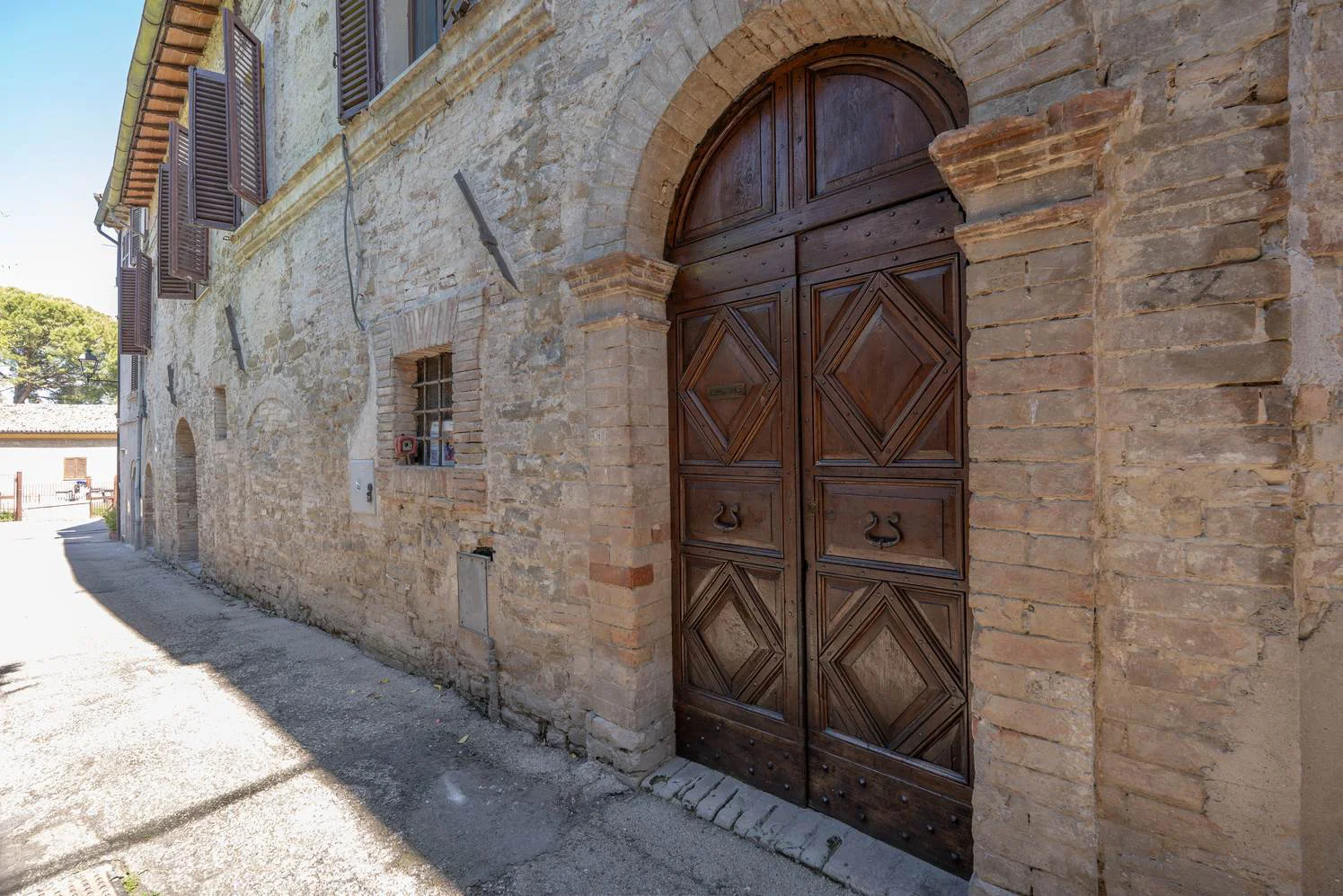 Vendita palazzo storico con giardino in centro Bevagna