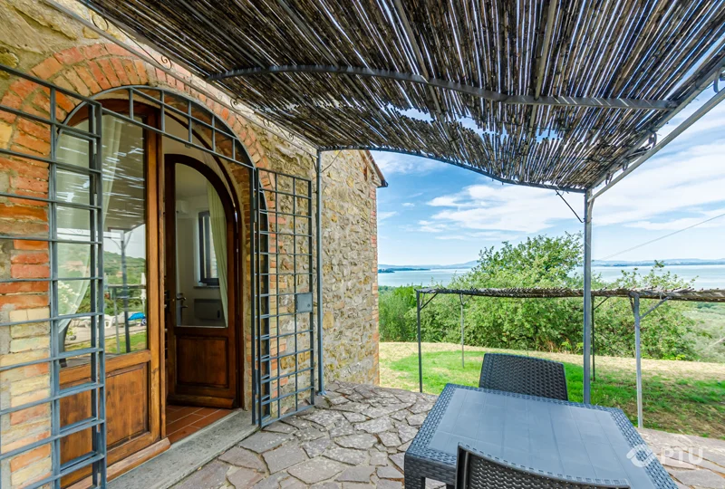 PTU-rustico-piscina-vista-lago-aratro-21